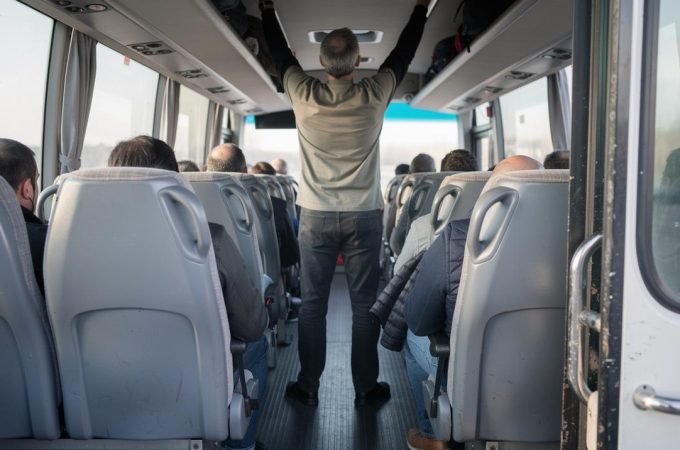 Kako dugo sedenje tokom putovanja ka destinaciji utiče na vrat, leđa i raspoloženje?